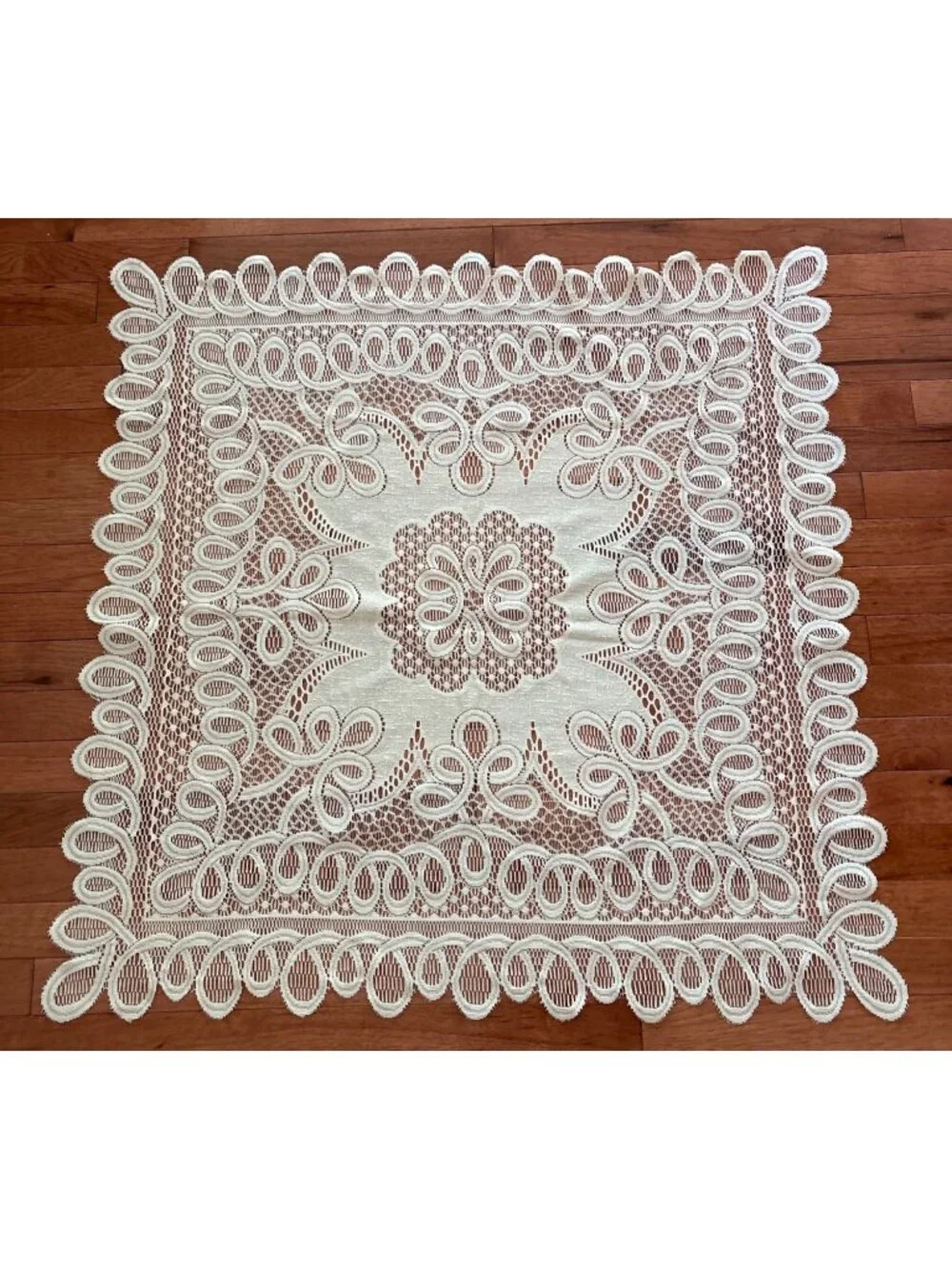 Elegant Floral Lace Tablecloth Cream Rectangular 35